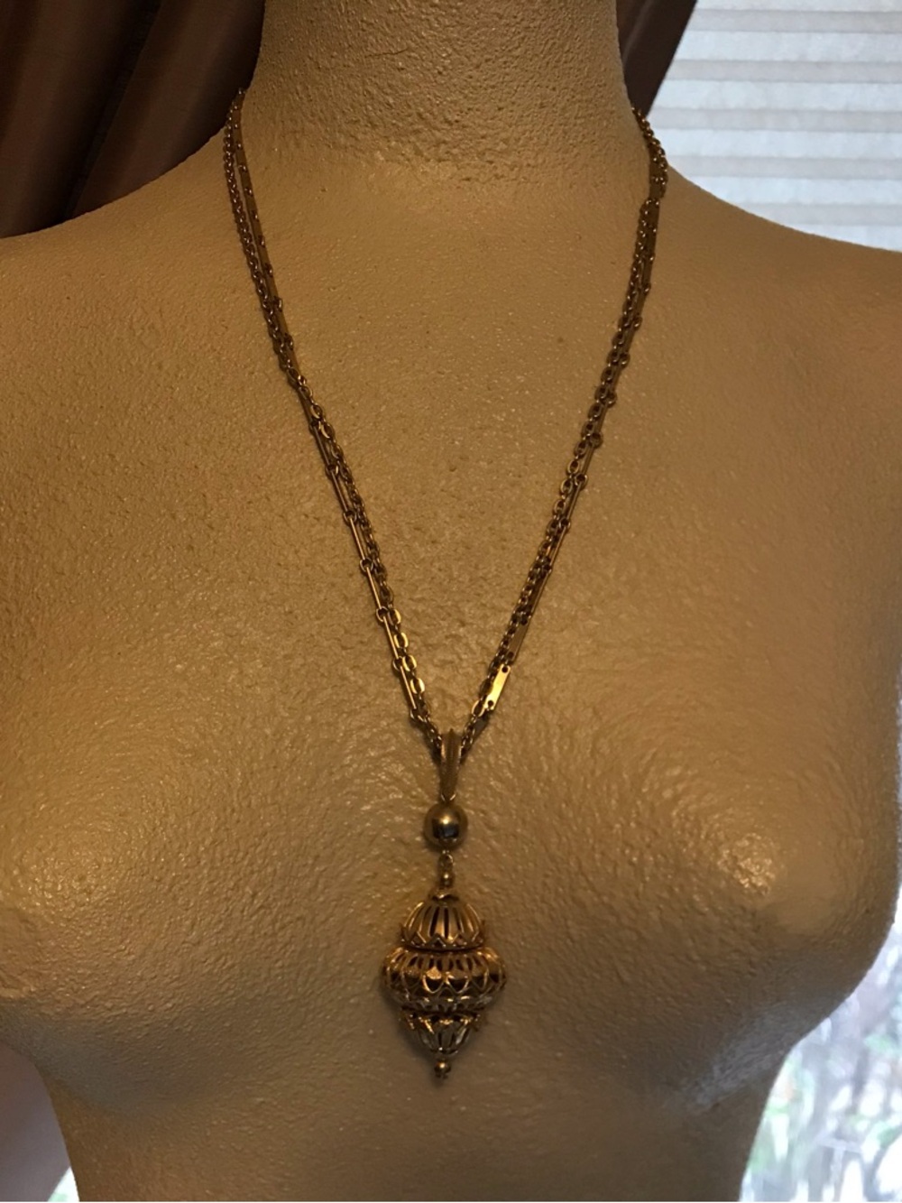 Elegant Gold Tone Filigree Drop Necklace with Decorative Pendant